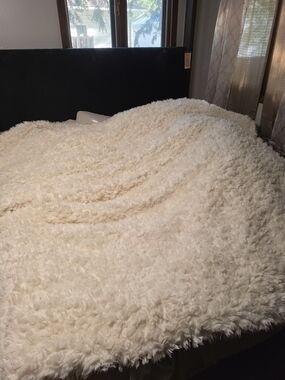 Coma Inducer Plush Faux Sheepskin Bedspread - Cream